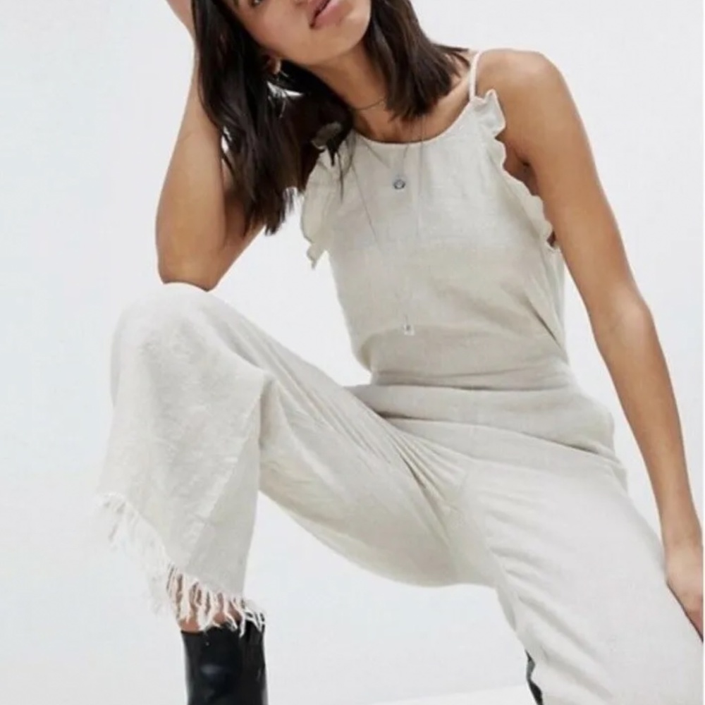 Blank NYC Jumpsuit NWOT Light Linen Button Closure Size Small Last One